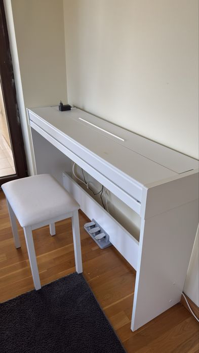 Vand Pian digital funkey + scaun in stare buna