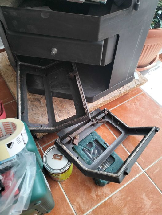 Soba metal pe lemne