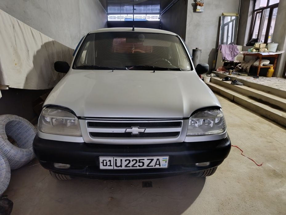 Chevrolet niva sotiladi