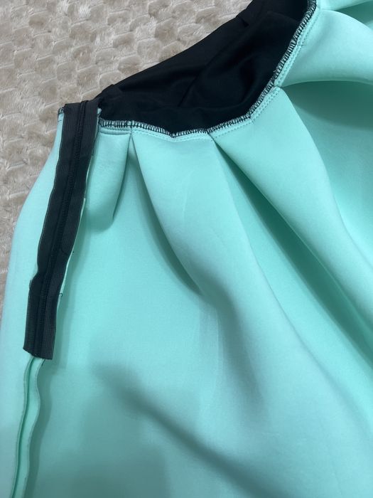 продам платье 42 размера