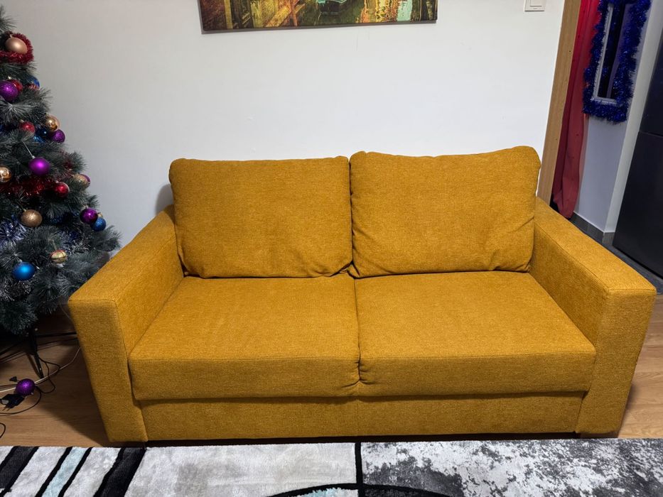 Vând canapea fixă 3 locuri galben muștar