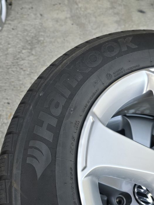 4 Броя 215/65/16 Hankook 2x7mm 2x6mm