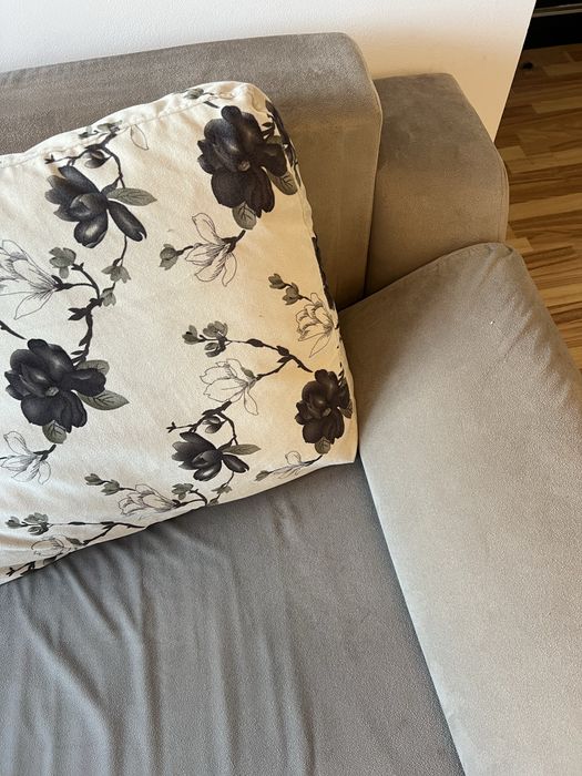 Canapea gri-crem 190 cm in stare foarte buna