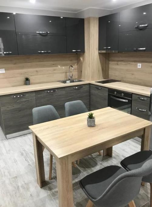 Дава се под наем Двустаен апартамент в Пловдив, Кършияка - 80 кв.м за 548.25 € - Снимка #1