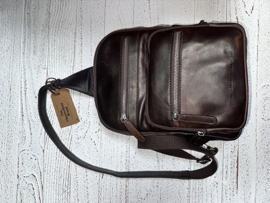 Geanta crossbody din piele naturala. The Chesterfield brand.