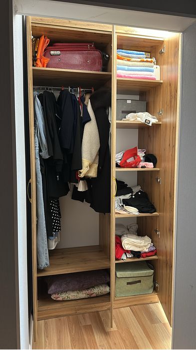 Продам отличный шкаф.