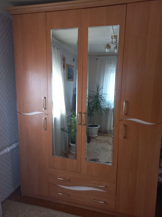 Продам    шкаф