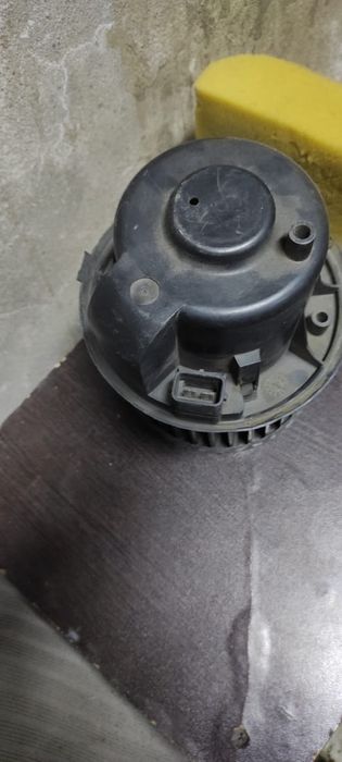 Моторчик печки продам на Ford Tranzit