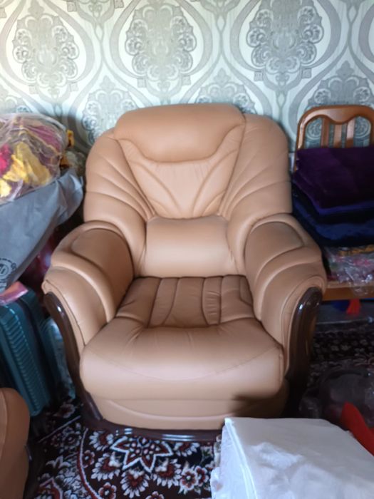 Кожаный комплект мебель