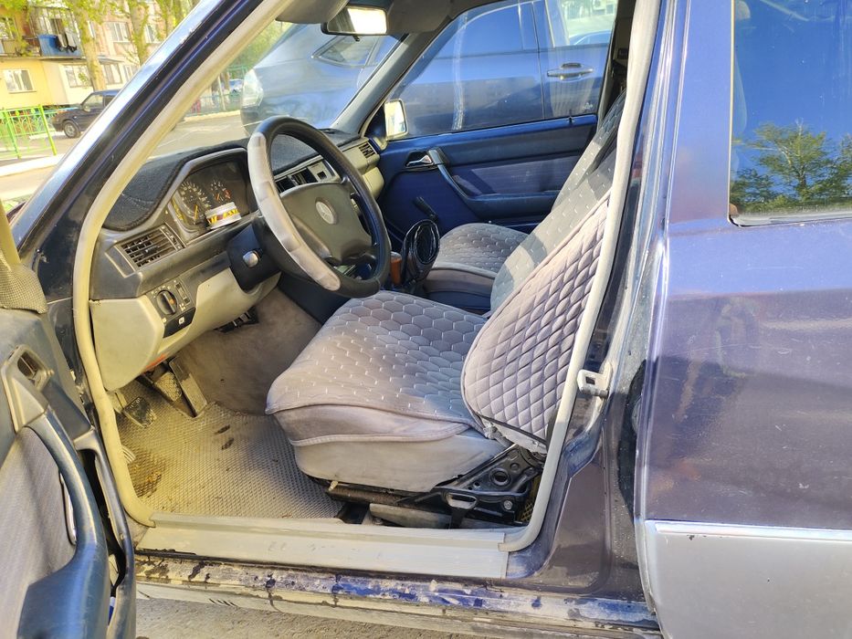 Продам Мерседес 260Е