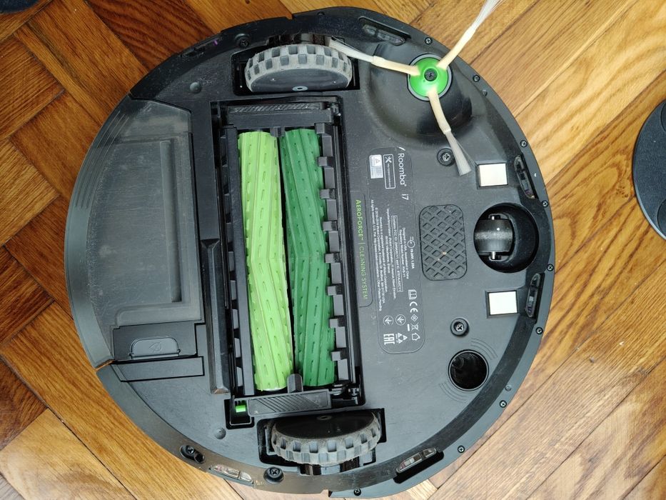 Robot aspirator iRobot Roomba i7