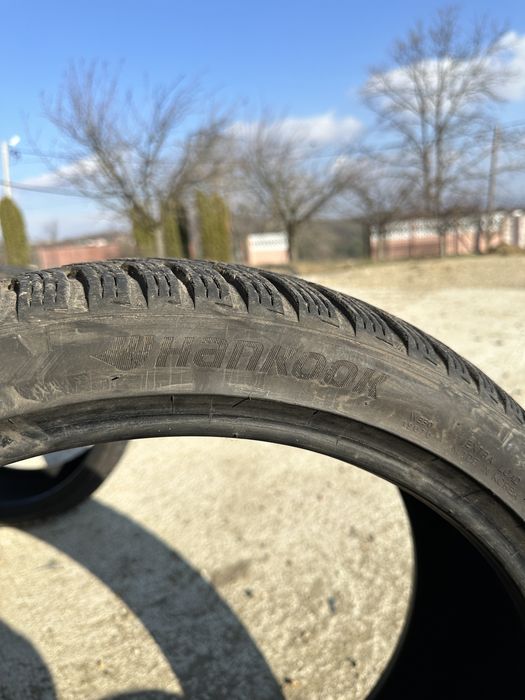 2 Anvelope iarna Hankook 225/40 si Goodride 225/35 R19