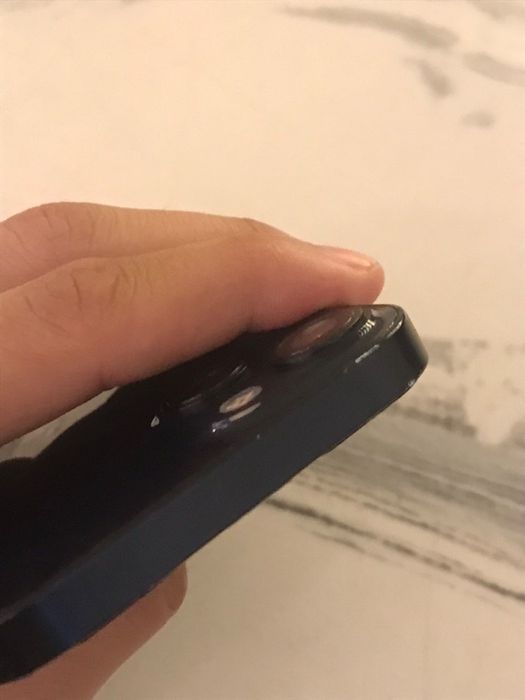 Продам Iphone 13