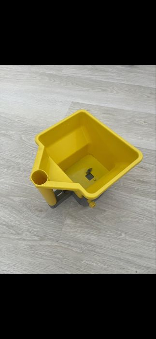 Caseta plastic galbena