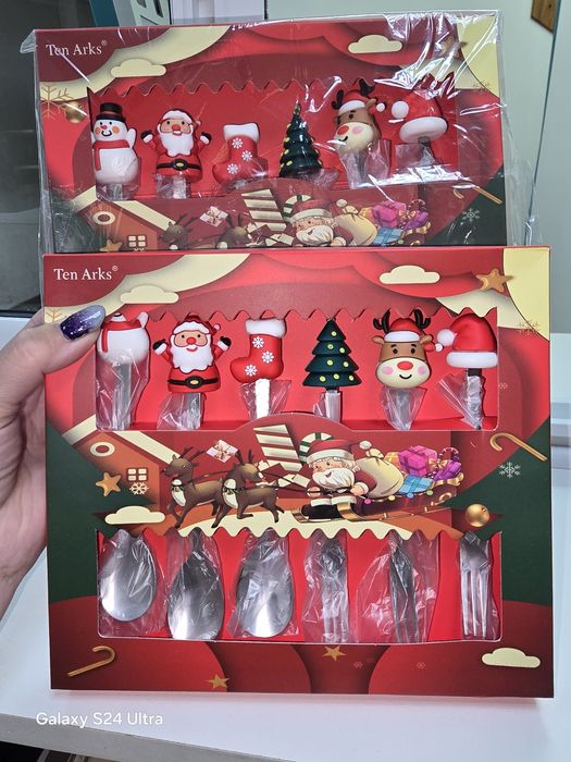 Коледни прибори за хранене