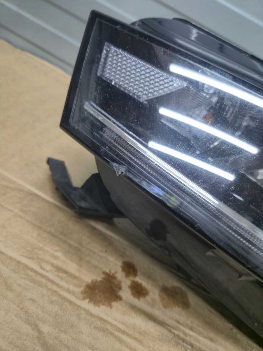 Far stanga Skoda Octavia 4 an 2019-2024 cod 5E4941015