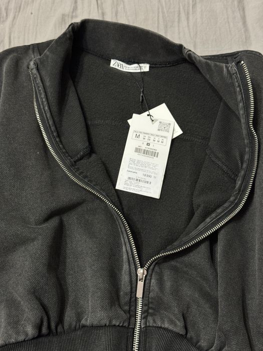Зипхуди Zara, с этикеткой