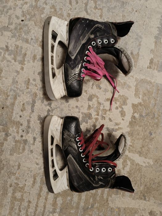 Хоккейные коньки