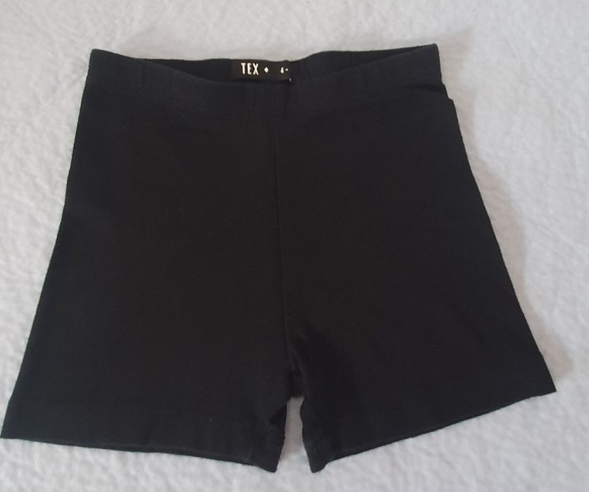 Lot tricouri/pantaloni scurti marimea 98/sandale mărimea 25