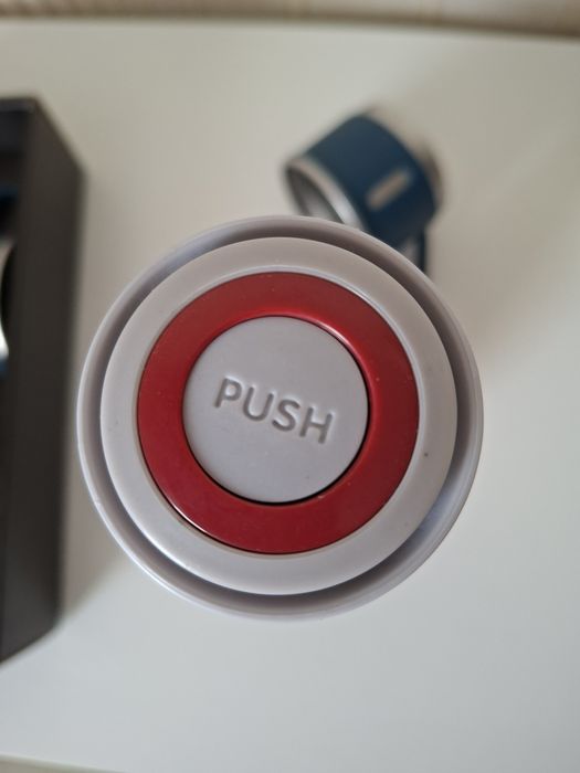 Термос 0,5л с тремя кружками