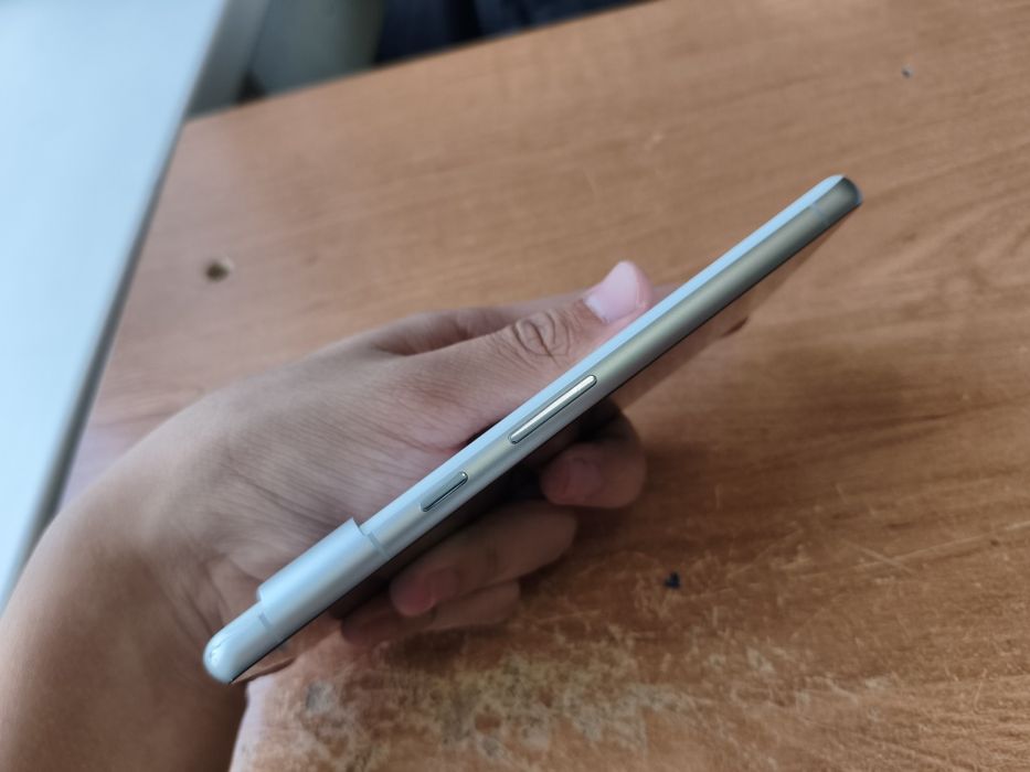 Продам pixel 7 8/128 bootloop