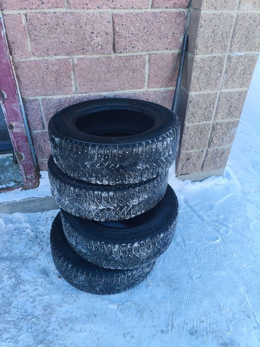Продам б/у резину 205/65/15