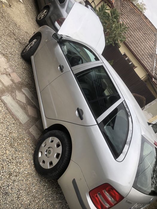 Skoda Fabia masina merge trage bine nu e o masină pentru fițe se oferă fiscal pe loc itp luna asta făcut asigurare luna asta făcută