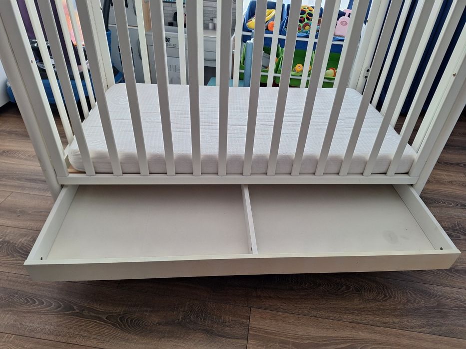 Бебешко обзавеждане Pali