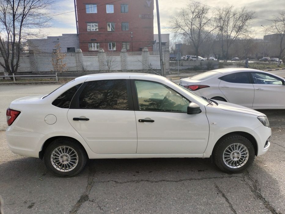 Продам автомобиль Лада Гранта