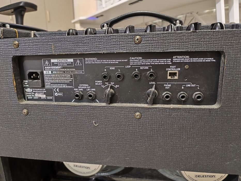 Гитарный усилитель VOX, модель AD120VT