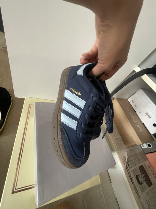 Кроссовки адидас для девочки