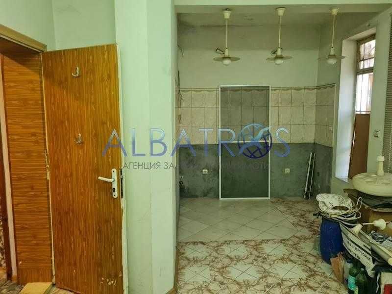 Помещение- Колхозен пазар