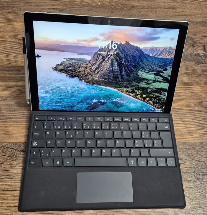 Microsoft Surface Pro 7+