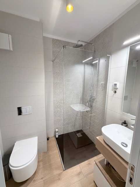 Proprietar - închiriez apartament modern cu 3 camere, loc de parcare subteran, gradina interioara, Romexpo / Expozitiei /