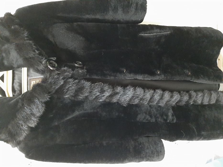 Продается женская шуба