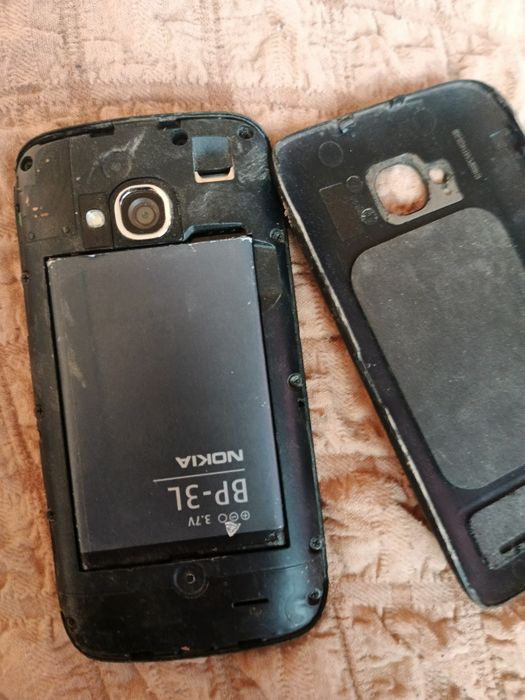 NOKIA 710 Windows Phone.