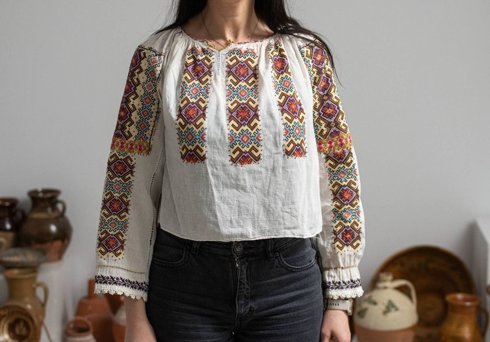 Ie/cămașă populară/traditional/cusut manual/folclor