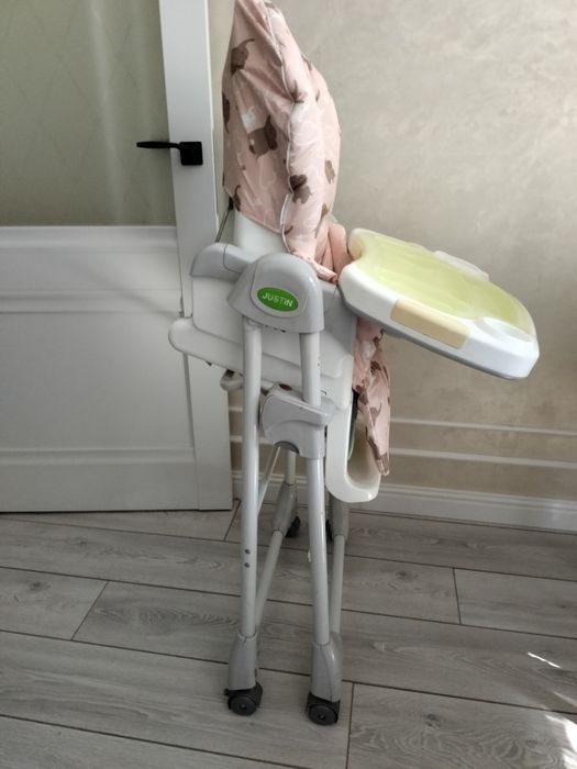 Продам детский столик для кормления и манеж