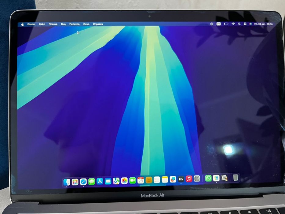 Macbook сатылады!