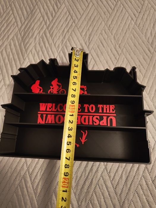 Display figurine kinder stranger things