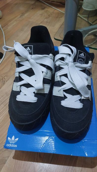 adidas formatori în stare perfectă