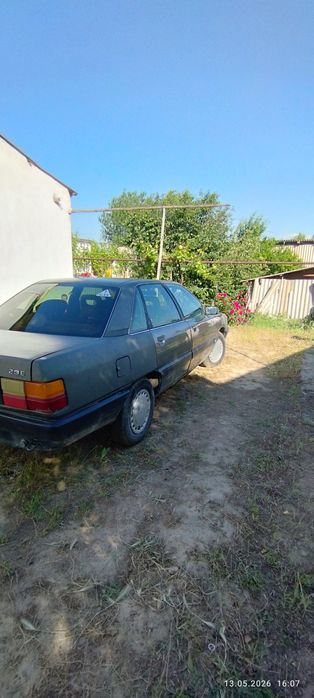 Ауди 100 сатылады
