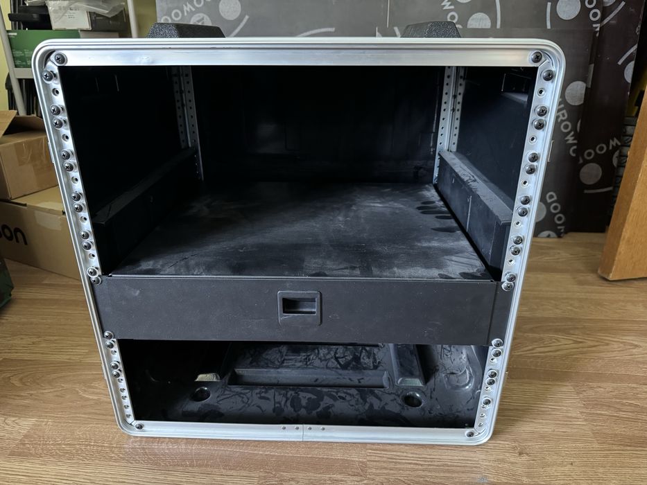 Rack de 10 unitati si un sertar