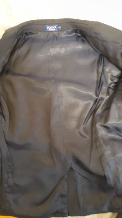 Продается костюм школьный