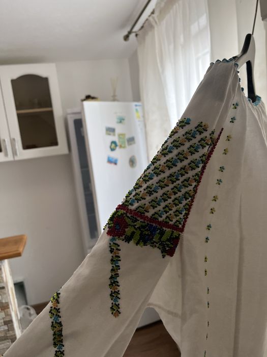Camașa traditionala- ie cu pietricele