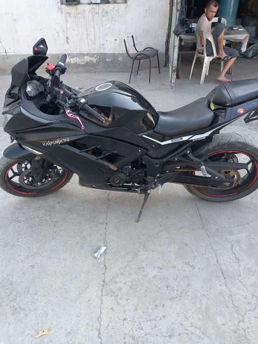 Moto 400cc sotiladi xama ishi qp qoyilgan rasxoti yiq dok bor