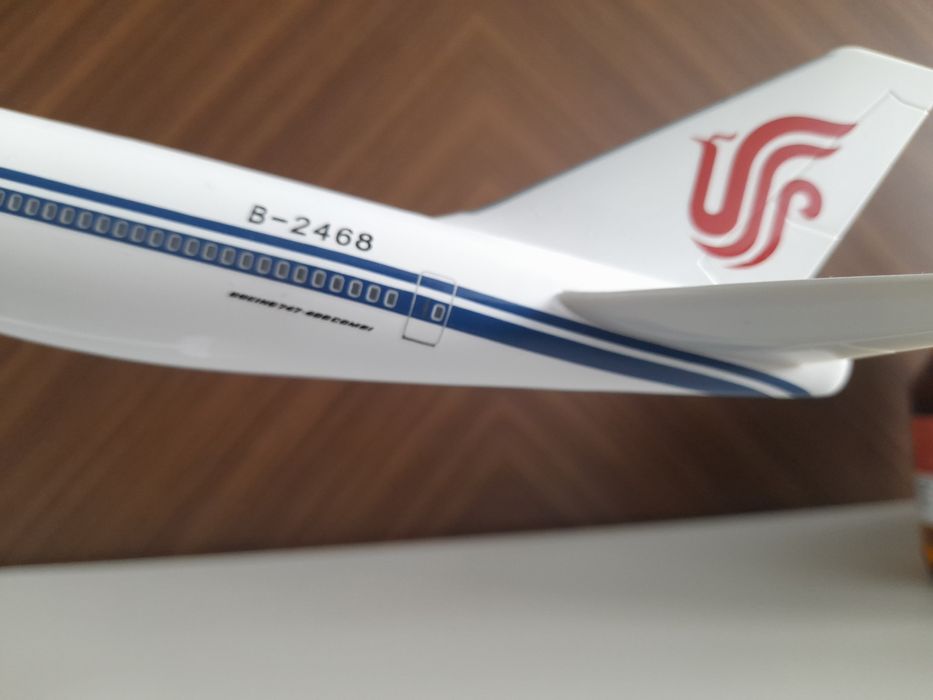 Продаю Модель Самолёта Boeing 747-400COMBI