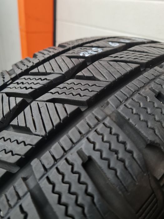 Зимни гуми за Бус 4 броя HANKOOK Icept LV 215 60 R17C дот 3820