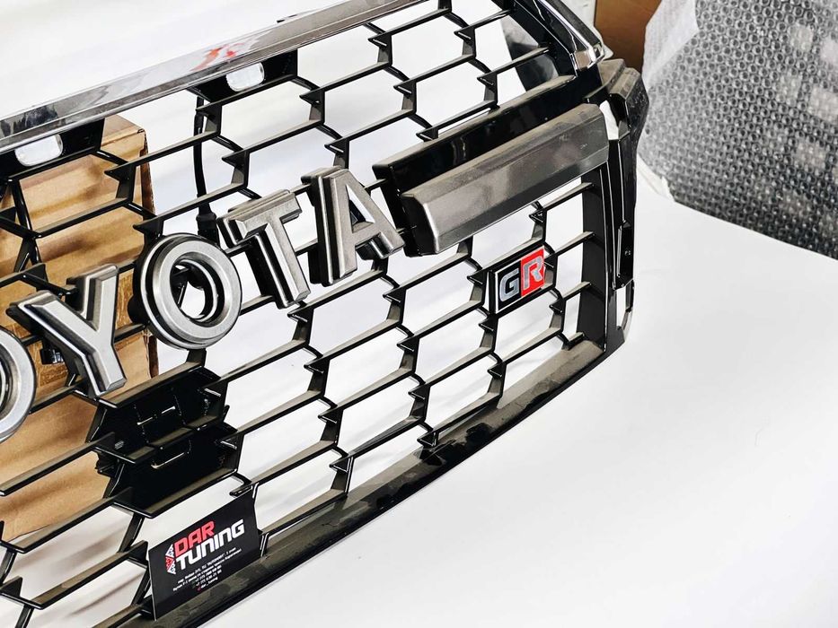 Решетка радиатора на Land Cruiser 200