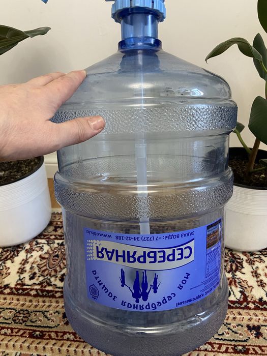 Продам бутыль 19 литров , в количестве две штуки